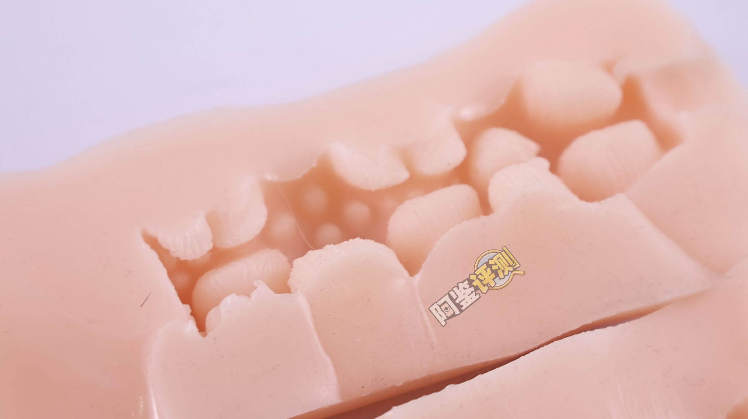 汤马托易士——“美优酱一年调教”评测!密布圆形石块的通道,把我的龟头狠狠卡住了...