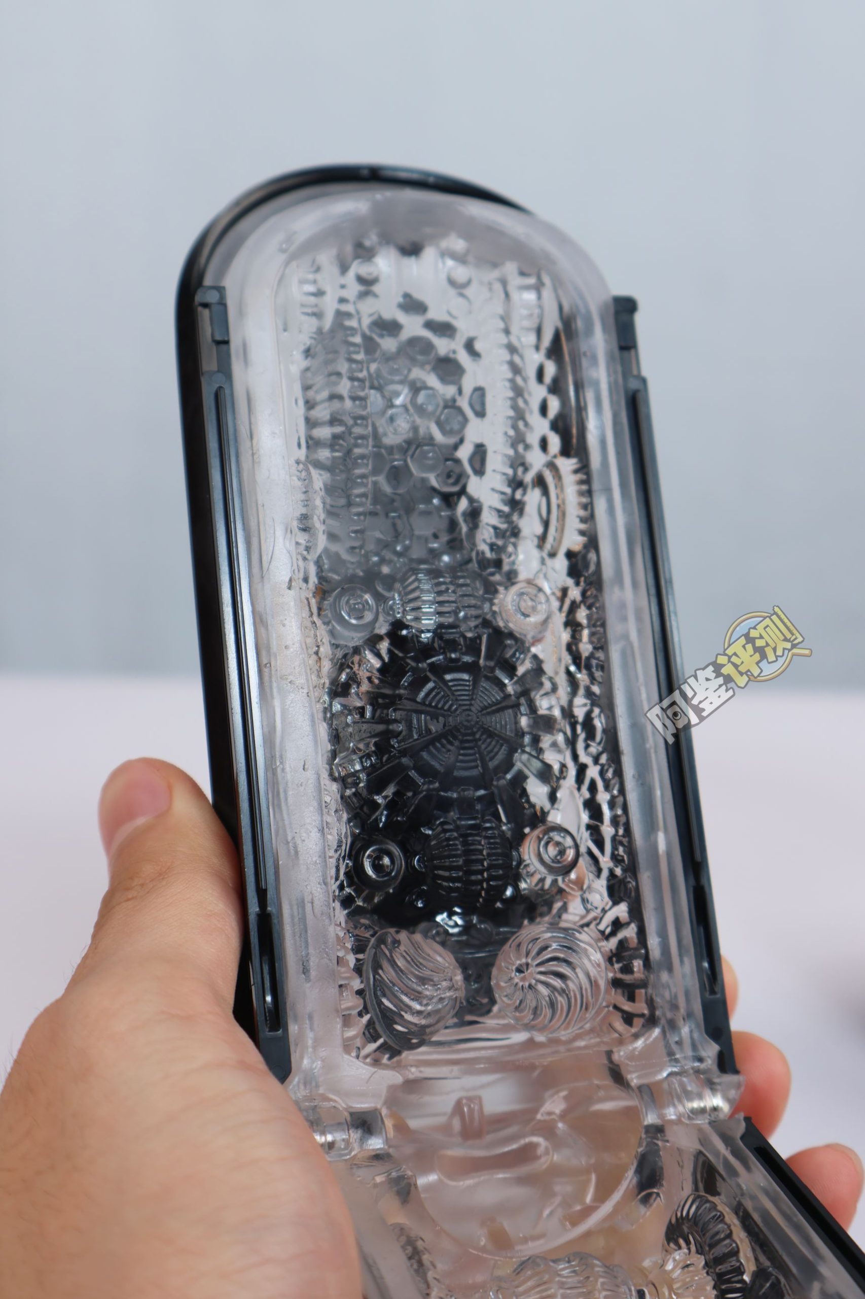 TENGA——“flip GRAVITY黑(电动版)”评测!夹更紧的“魔怔真空杯”,还有个紧贴的震动选项